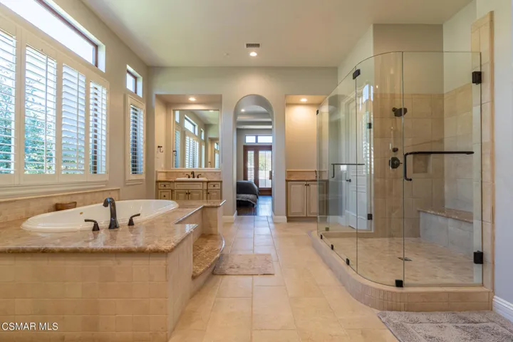 22 Master Bath