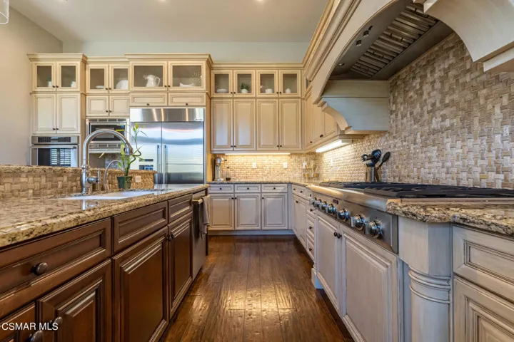 15 Kitchen