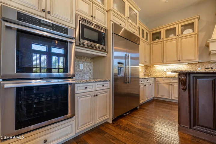 16 Kitchen