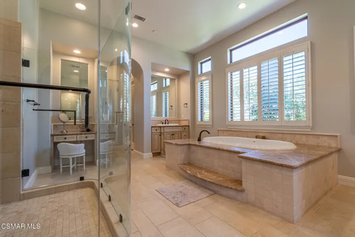 23 Master Bath