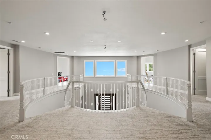 Retractable chandelier option.