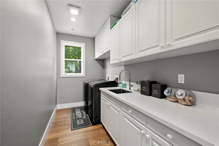 Laundry on 1st floor