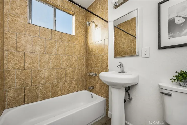 6725 Perry Road, Bell Gardens, California 90201