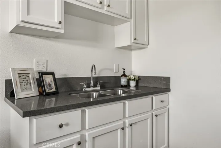 6725 Perry Road, Bell Gardens, California 90201