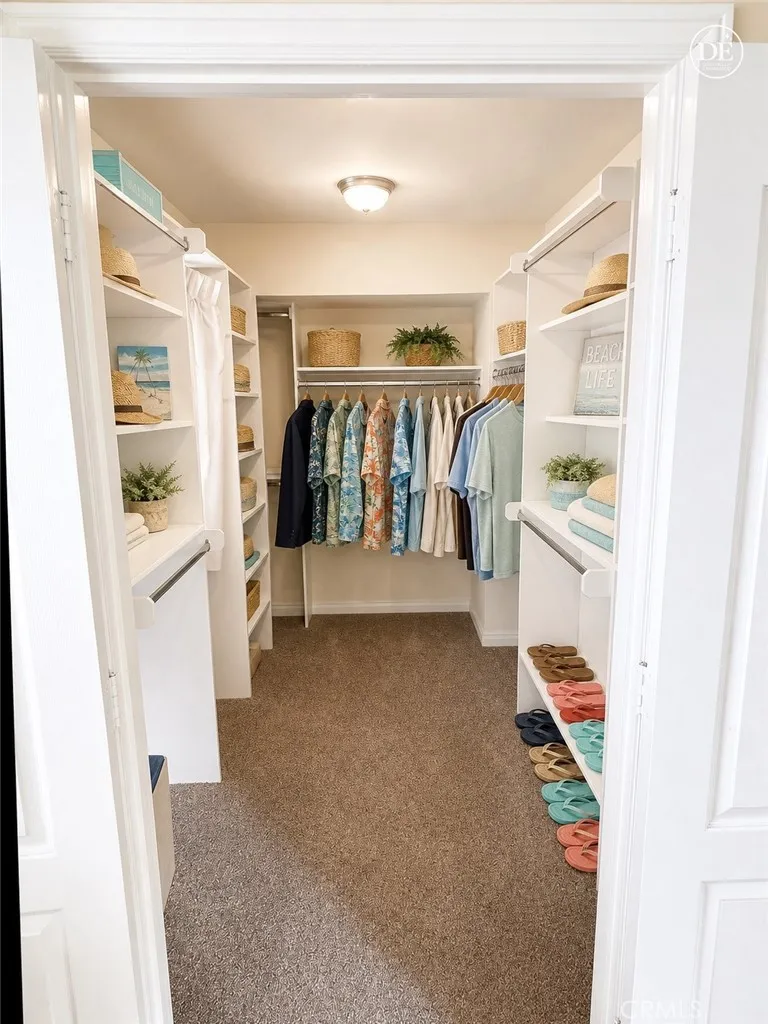 Walk in Closet
Note: Furniture in this photo has been digitally enhanced by AI