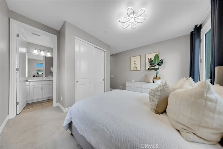 60 Dunmore, Irvine, California 92620