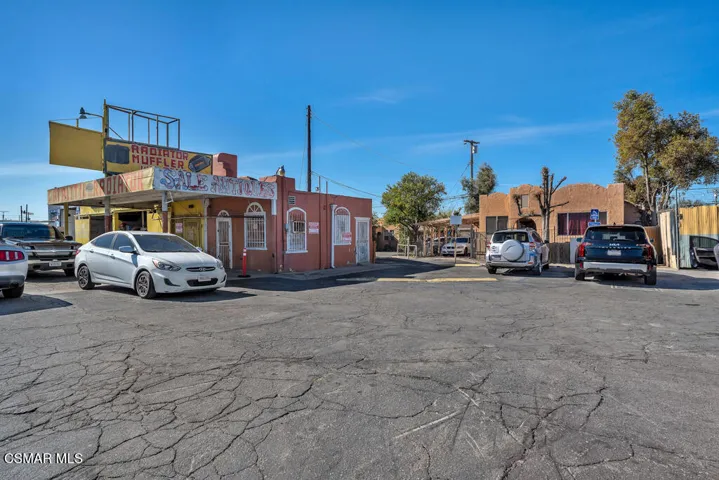 10741 San Fernando Rd - HsHProd-4