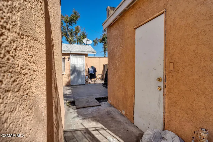 10741 San Fernando Rd - HsHProd-16