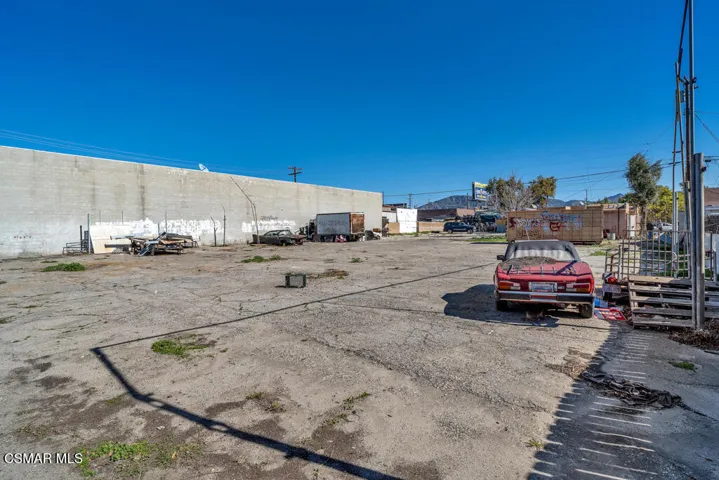 10741 San Fernando Rd - HsHProd-21