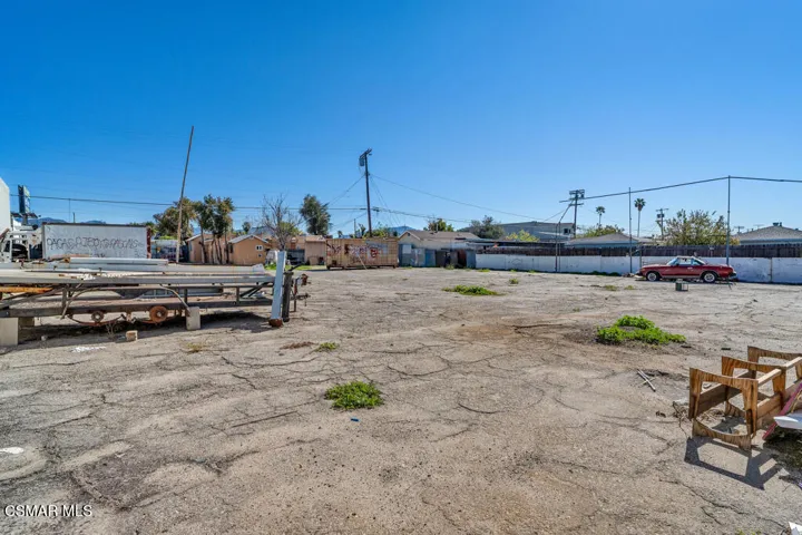 10741 San Fernando Rd - HsHProd-20