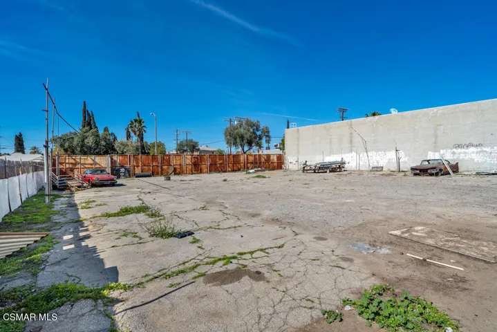 10741 San Fernando Rd - HsHProd-22