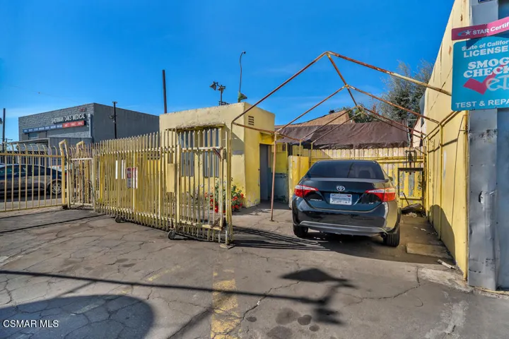 10741 San Fernando Rd - HsHProd-2