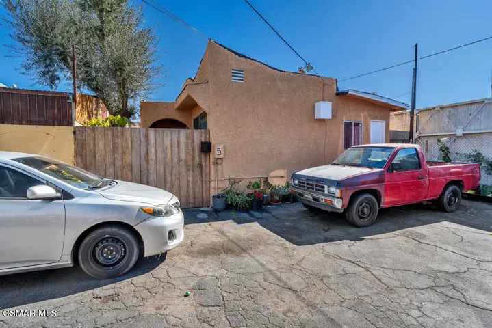 10741 San Fernando Rd - HsHProd-12