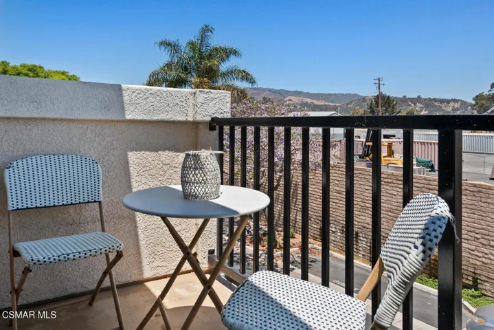 2438 Kipana Balcony
