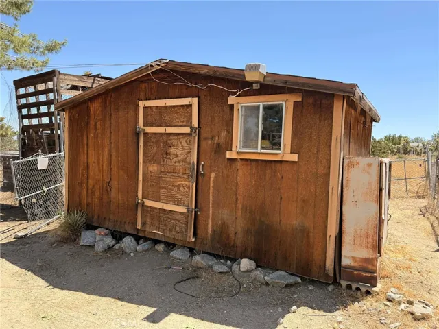 10623 Desert View, Pinon Hills, California 92372