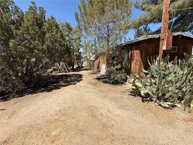 10623 Desert View, Pinon Hills, California 92372