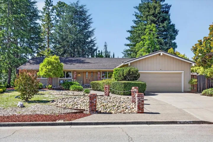 20154 Knollwood Drive, Saratoga, California 95070