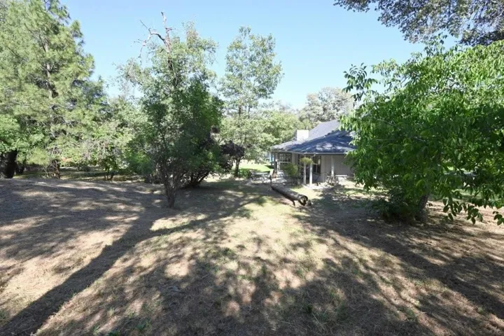 5731 Colorado Road, Mariposa, California 95338