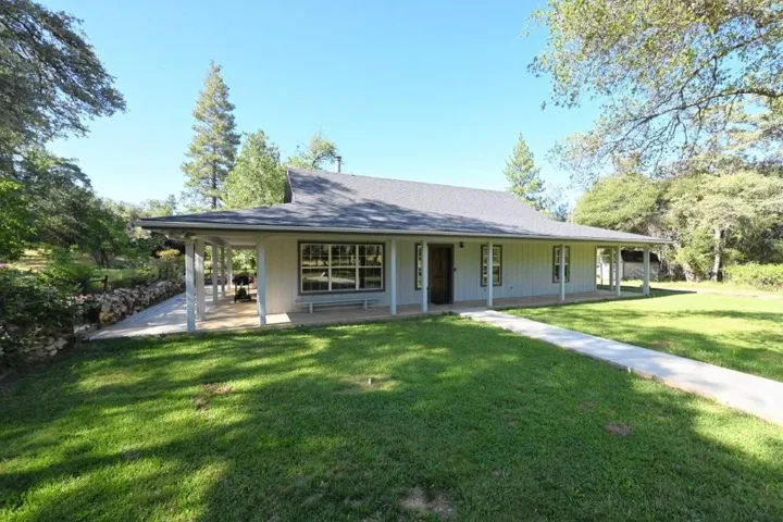 5731 Colorado Road, Mariposa, California 95338