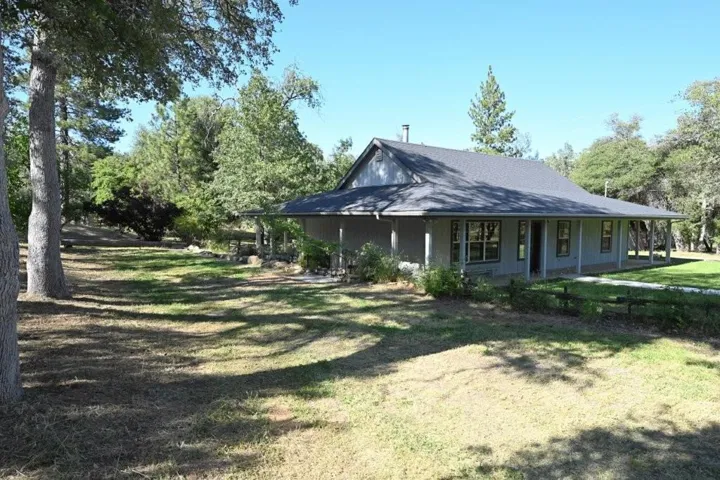5731 Colorado Road, Mariposa, California 95338
