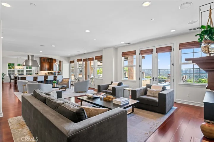 Panoramic Views from Main Living Areas