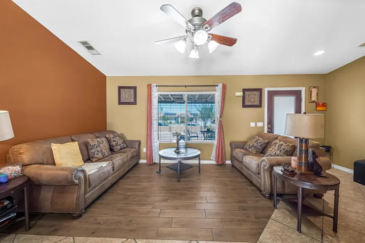 1527 N Marina 1 (17 of 60)