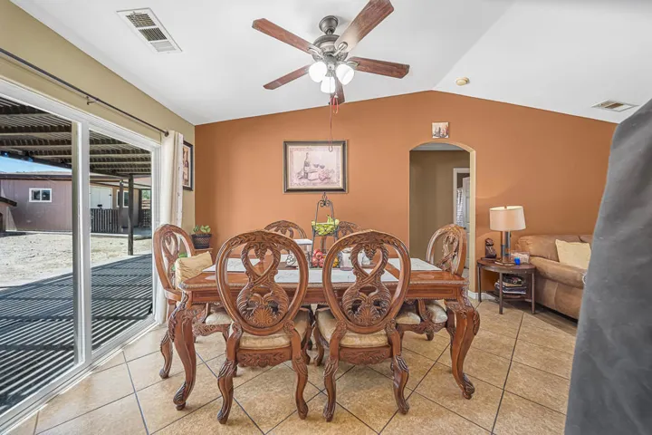 1527 N Marina 1 (20 of 60)