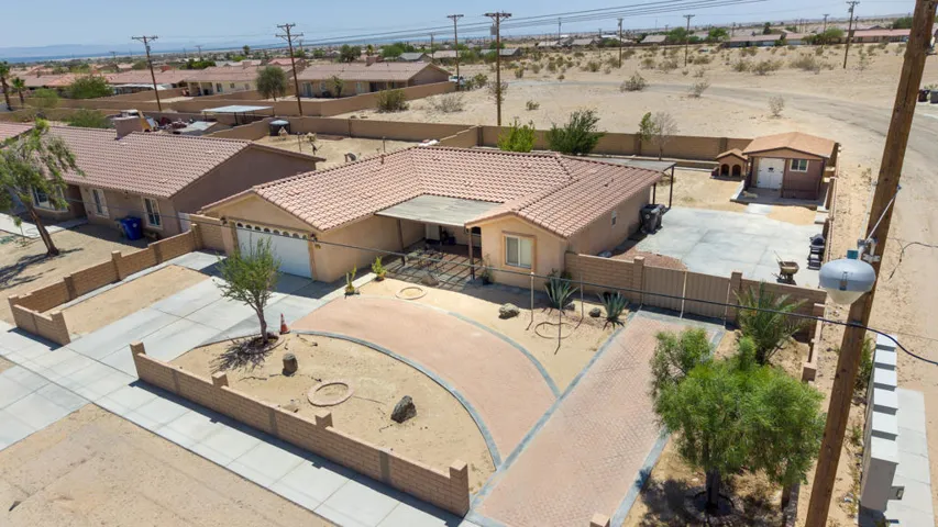 1527 N Marina (49)