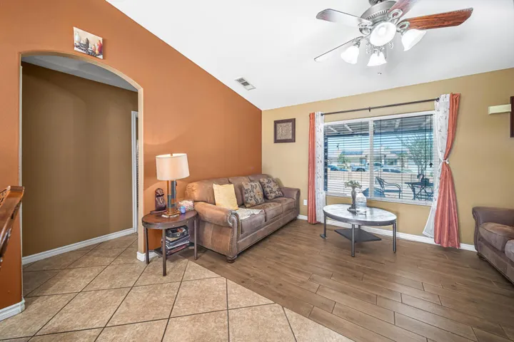 1527 N Marina 1 (18 of 60)