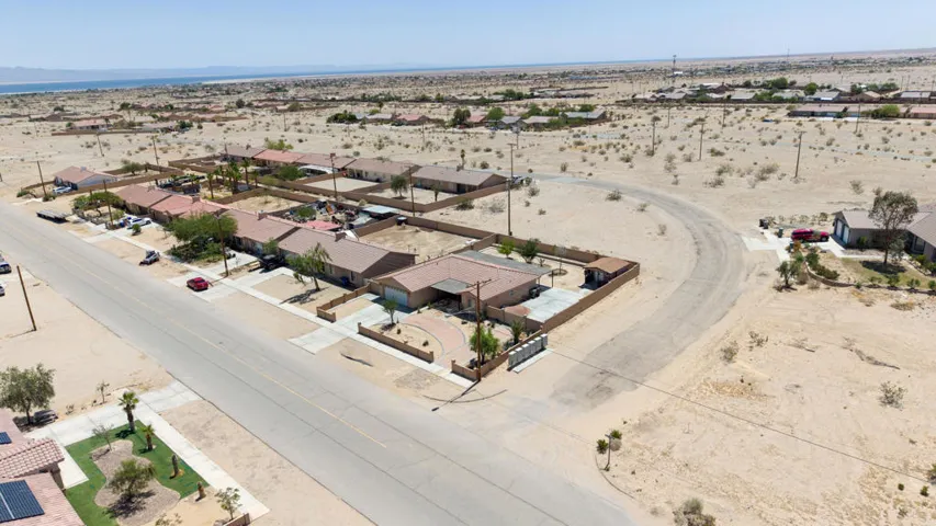 1527 N Marina 1 (48 of 60)