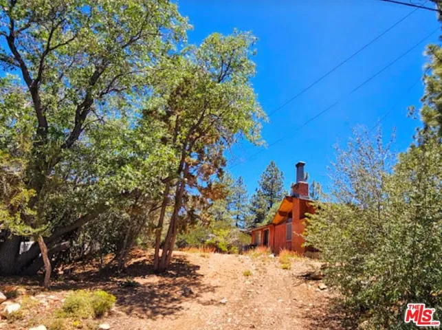 845 Moreno Lane, Sugarloaf, California 92386