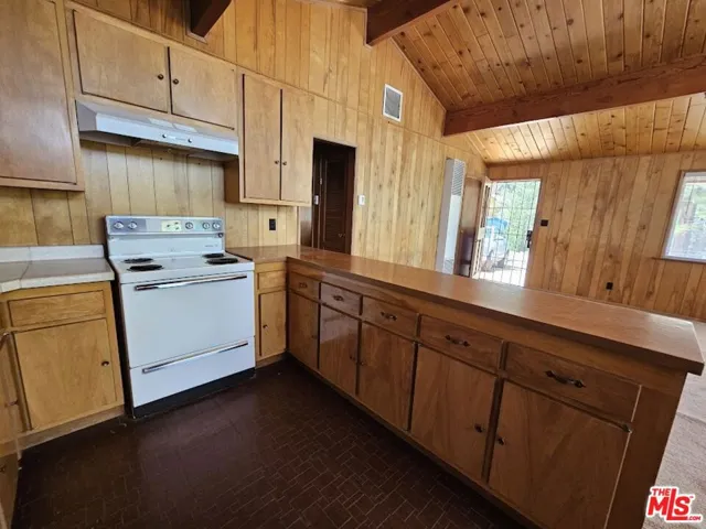 845 Moreno Lane, Sugarloaf, California 92386