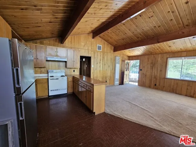845 Moreno Lane, Sugarloaf, California 92386