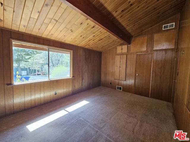 845 Moreno Lane, Sugarloaf, California 92386