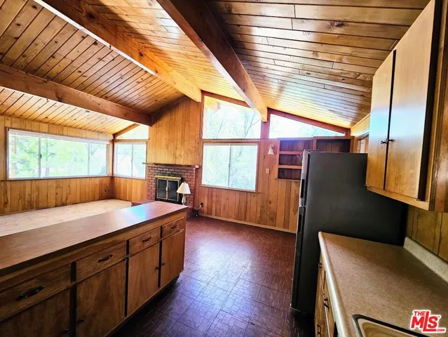 845 Moreno Lane, Sugarloaf, California 92386
