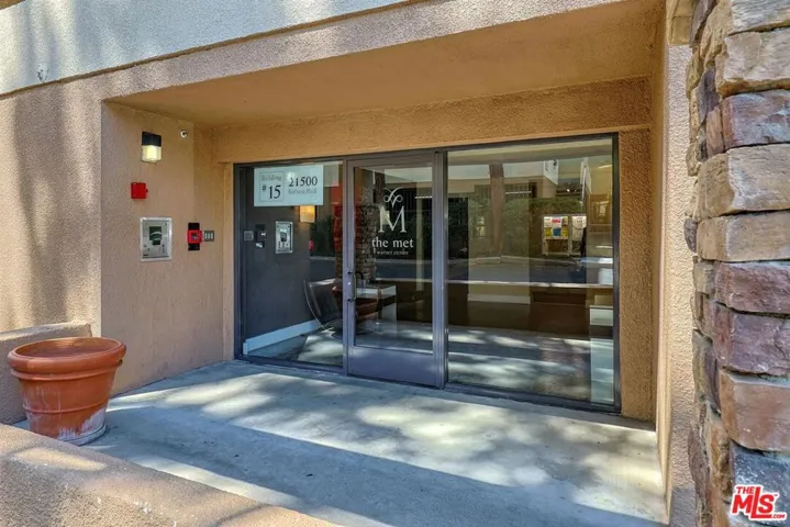 21500 Burbank Boulevard 329, Woodland Hills, California 91367