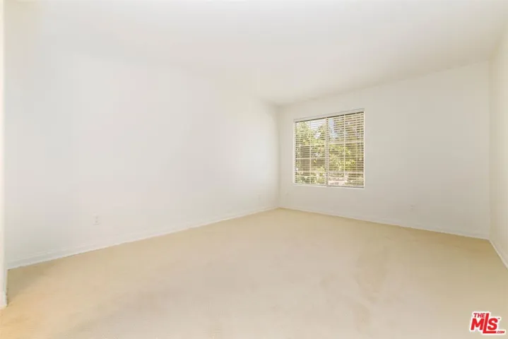 21500 Burbank Boulevard 329, Woodland Hills, California 91367