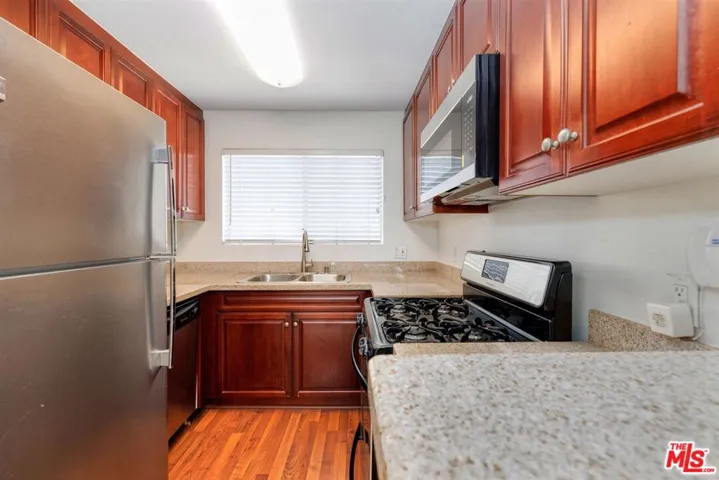 21500 Burbank Boulevard 329, Woodland Hills, California 91367