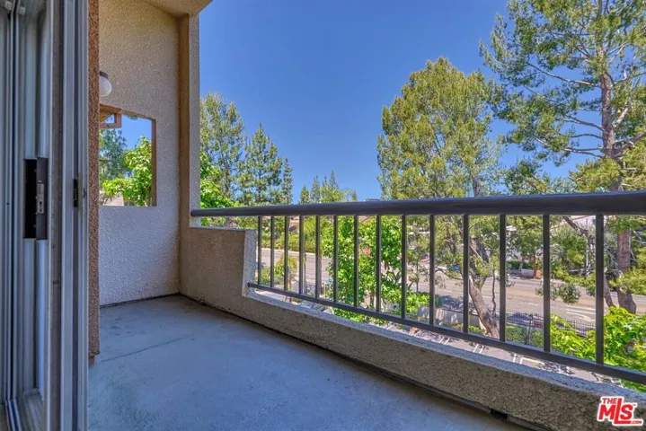 21500 Burbank Boulevard 329, Woodland Hills, California 91367