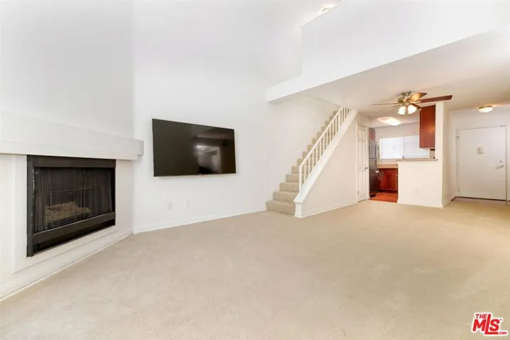 21500 Burbank Boulevard 329, Woodland Hills, California 91367