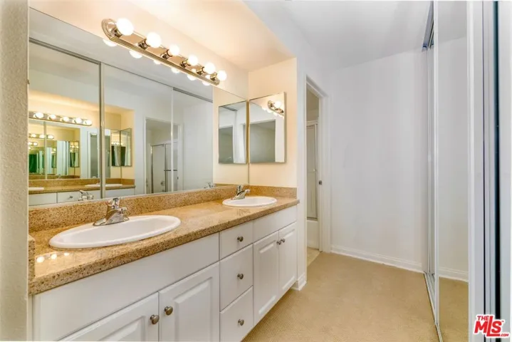 21500 Burbank Boulevard 329, Woodland Hills, California 91367