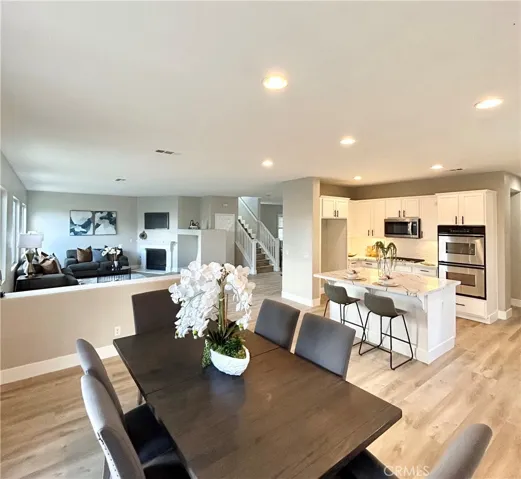 Kitchen eating area