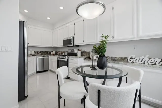 575 Shoal Circle, Redwood City, California 94065
