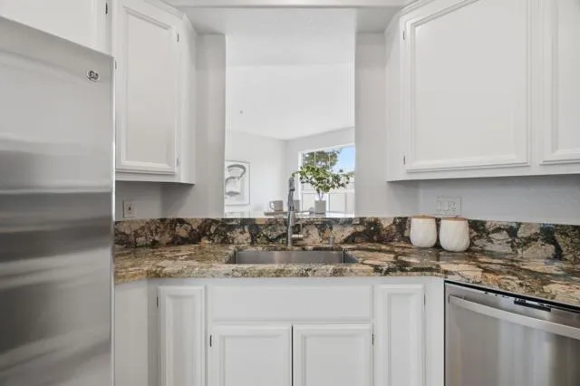 575 Shoal Circle, Redwood City, California 94065