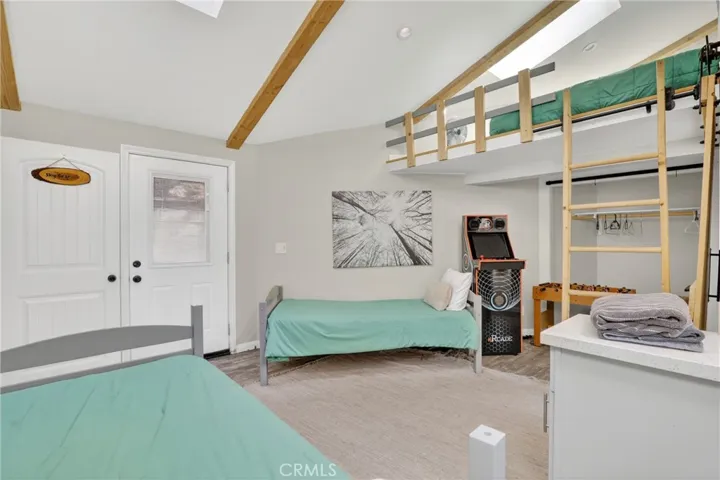 605 Pyramid, Crestline, California 92325