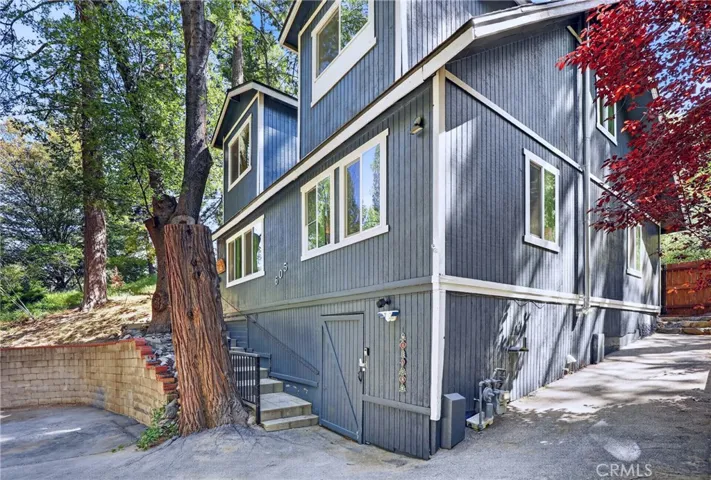605 Pyramid, Crestline, California 92325