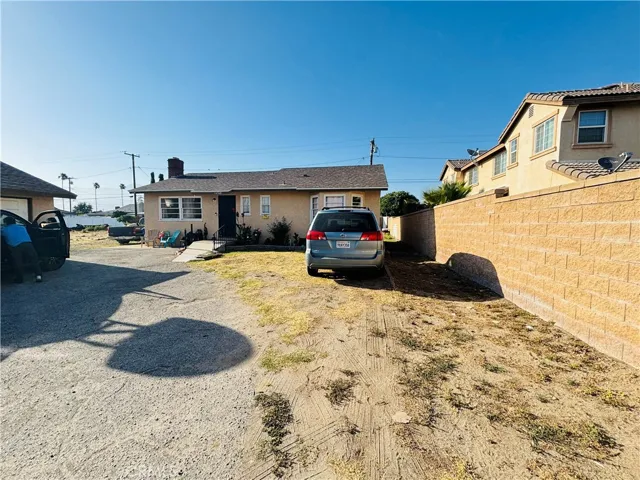 16554 Paine, Fontana, California 92336