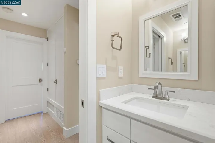 30 Miramonte Dr, Moraga, California 94556