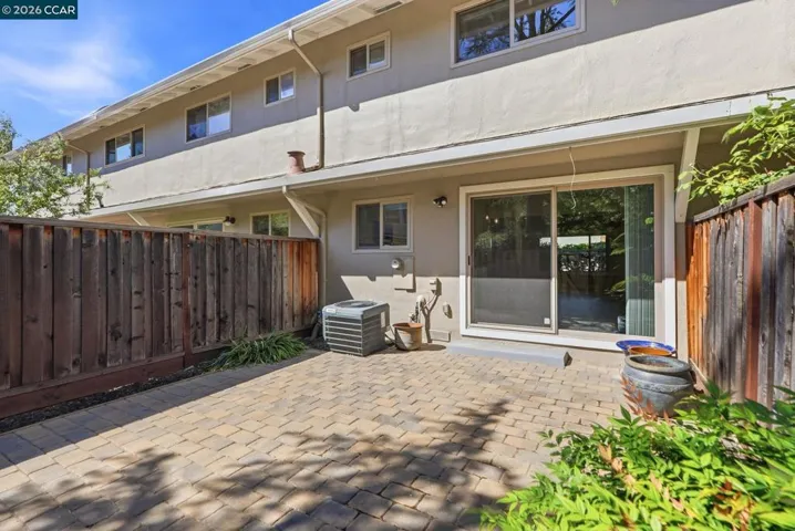 30 Miramonte Dr, Moraga, California 94556