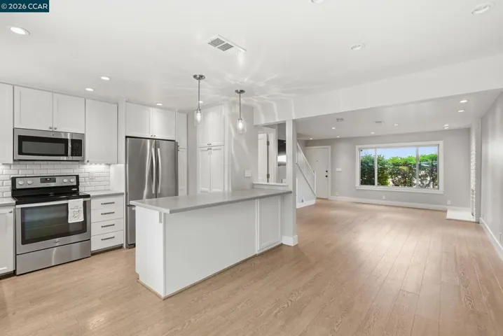30 Miramonte Dr, Moraga, California 94556